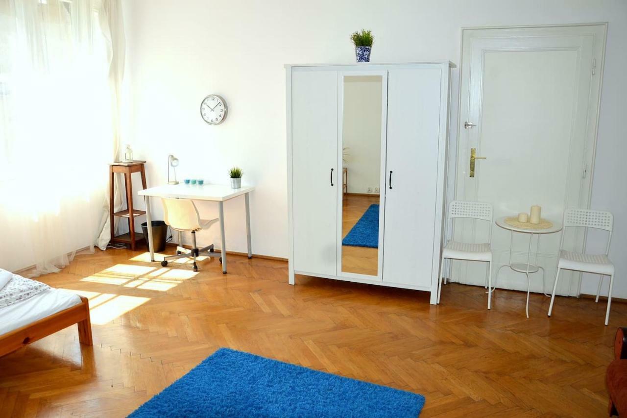 Retro Apartmentments Lobzowska Street Krakkó Kültér fotó